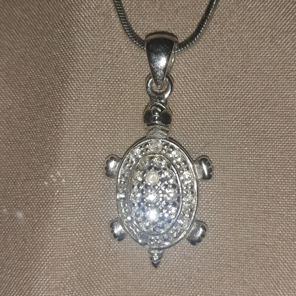 boutique Jewelry - Silver Sparkly Sea Turtle Pendant Necklace